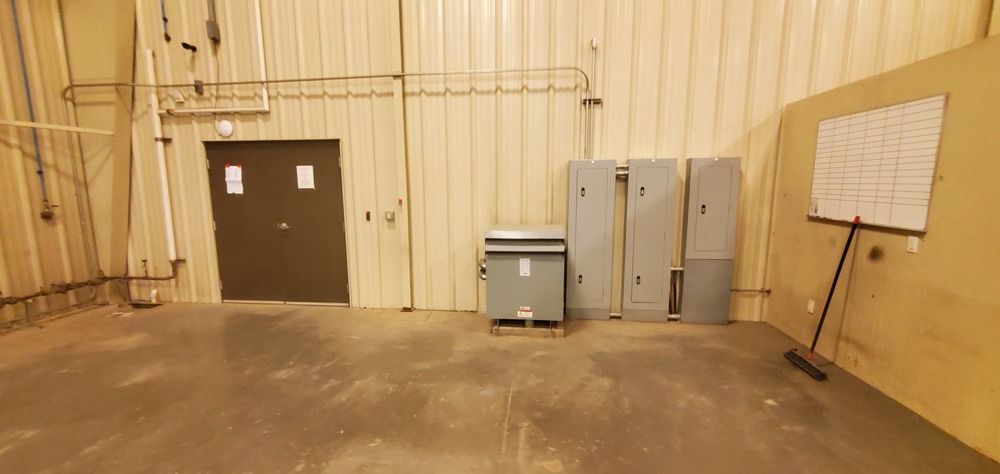 Functional +/-18,000+ SQ FT Shop on 3.11 Acres in Glendive, MT: 123 W Oregon Ln, Glendive, MT 59330